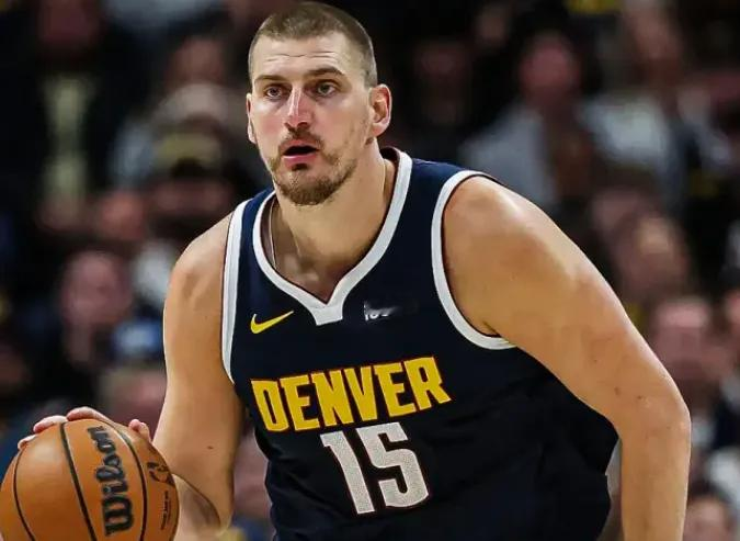 ESPN：约基奇连续三年登顶百大球员，三分成新赛季最大疑问9月25日消息，ESPN官方公布了一年一度