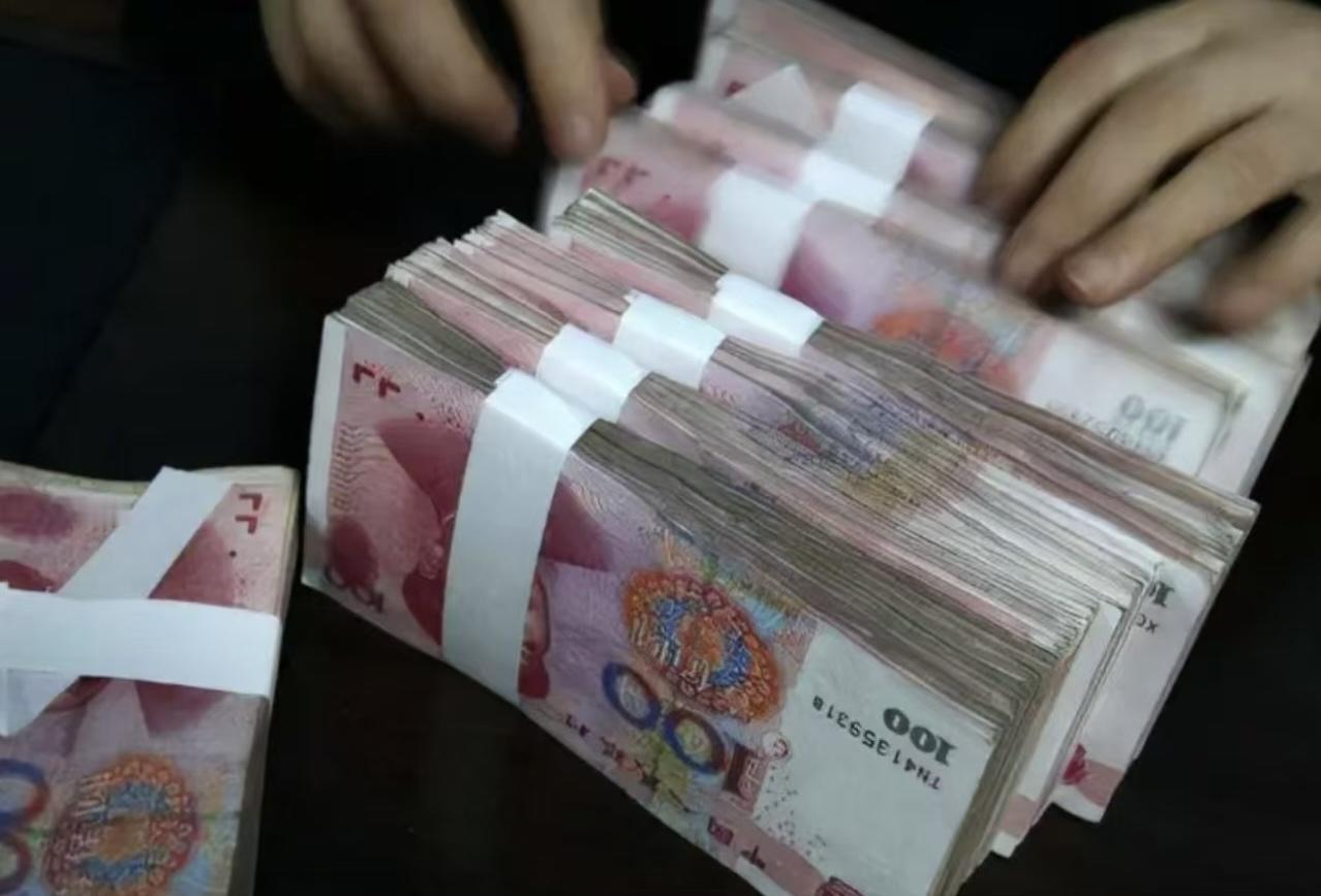 手里攥着20-30万存款的普通人，今天我必须骂醒你！你以为你有钱了？可以嘚瑟