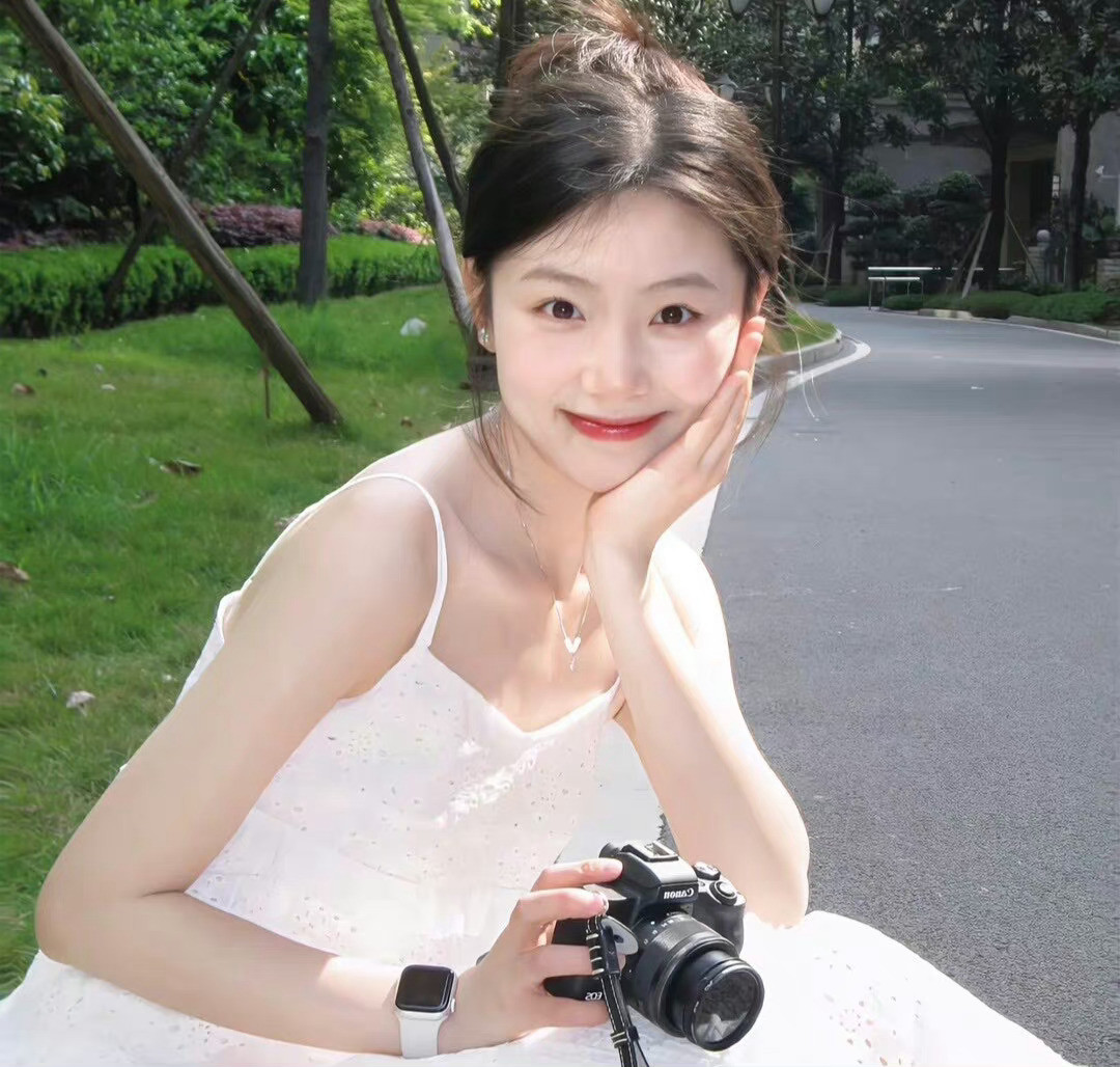 白月光𝐖𝐞𝐂𝐡𝐚𝐭头像