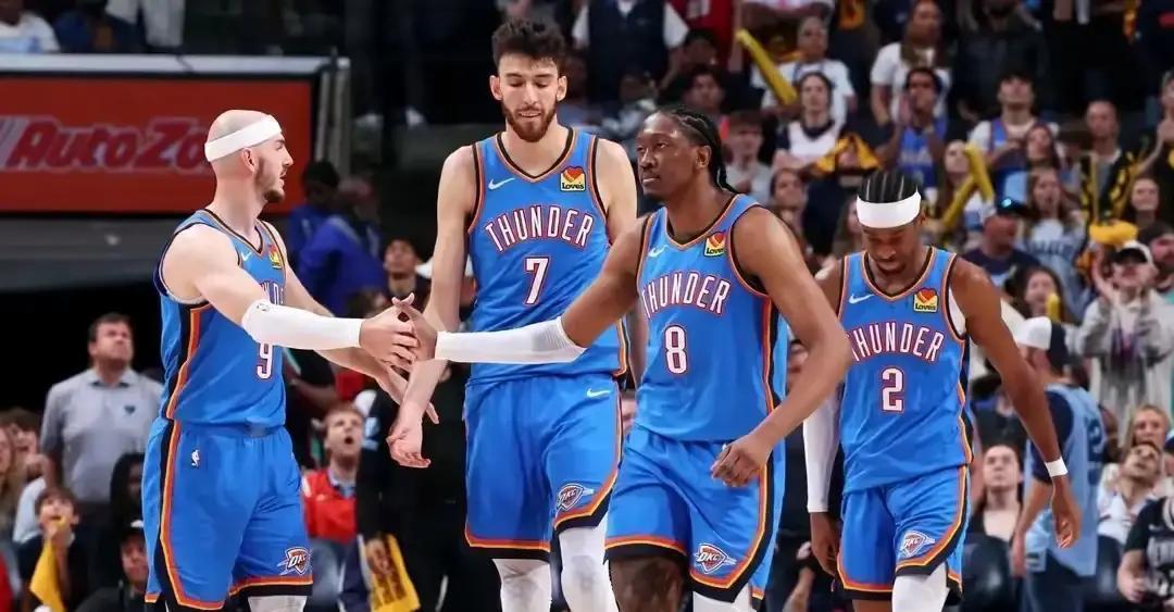 别被约基奇慢吞吞的样子骗了。他刚用一场56分16篮板15助攻的比赛，把NB