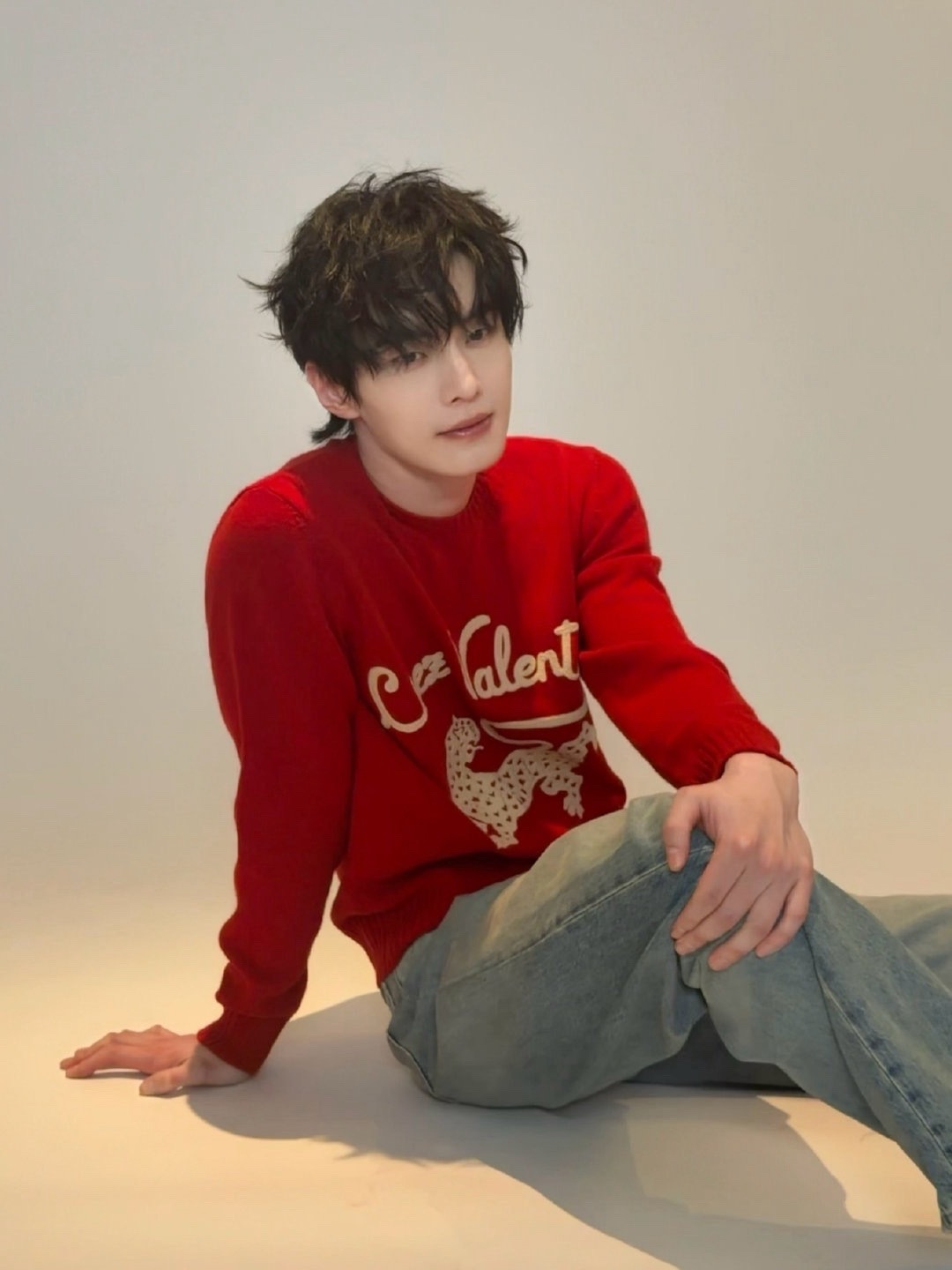 何与大年初一营业，红毛衣好有氛围感