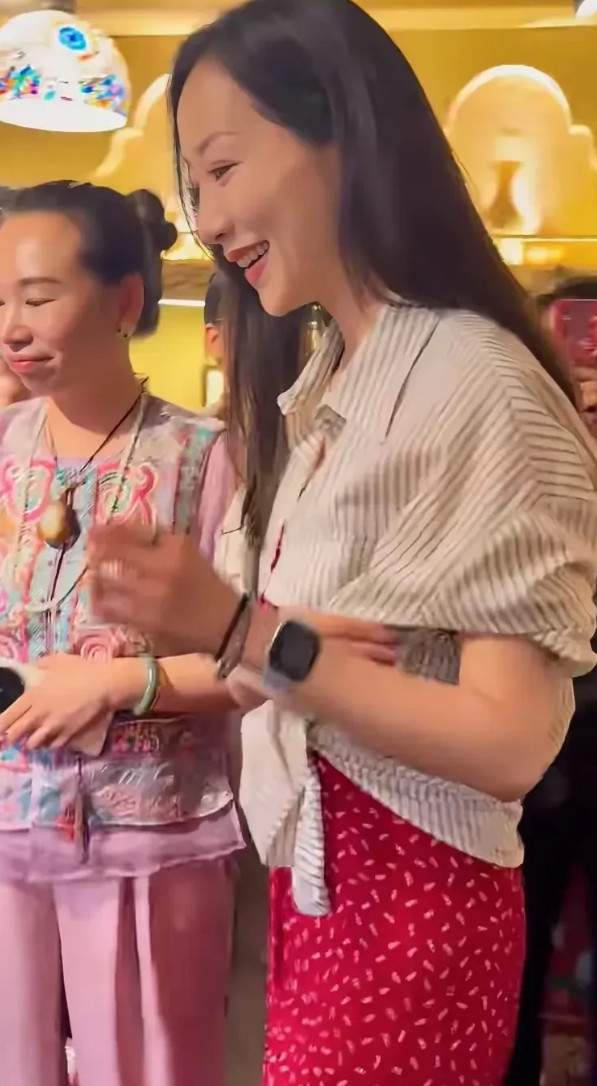 原来韩雪现实中长这样的，真是美若天仙啊，可惜淡出娱乐圈以后，很少年轻人认识她