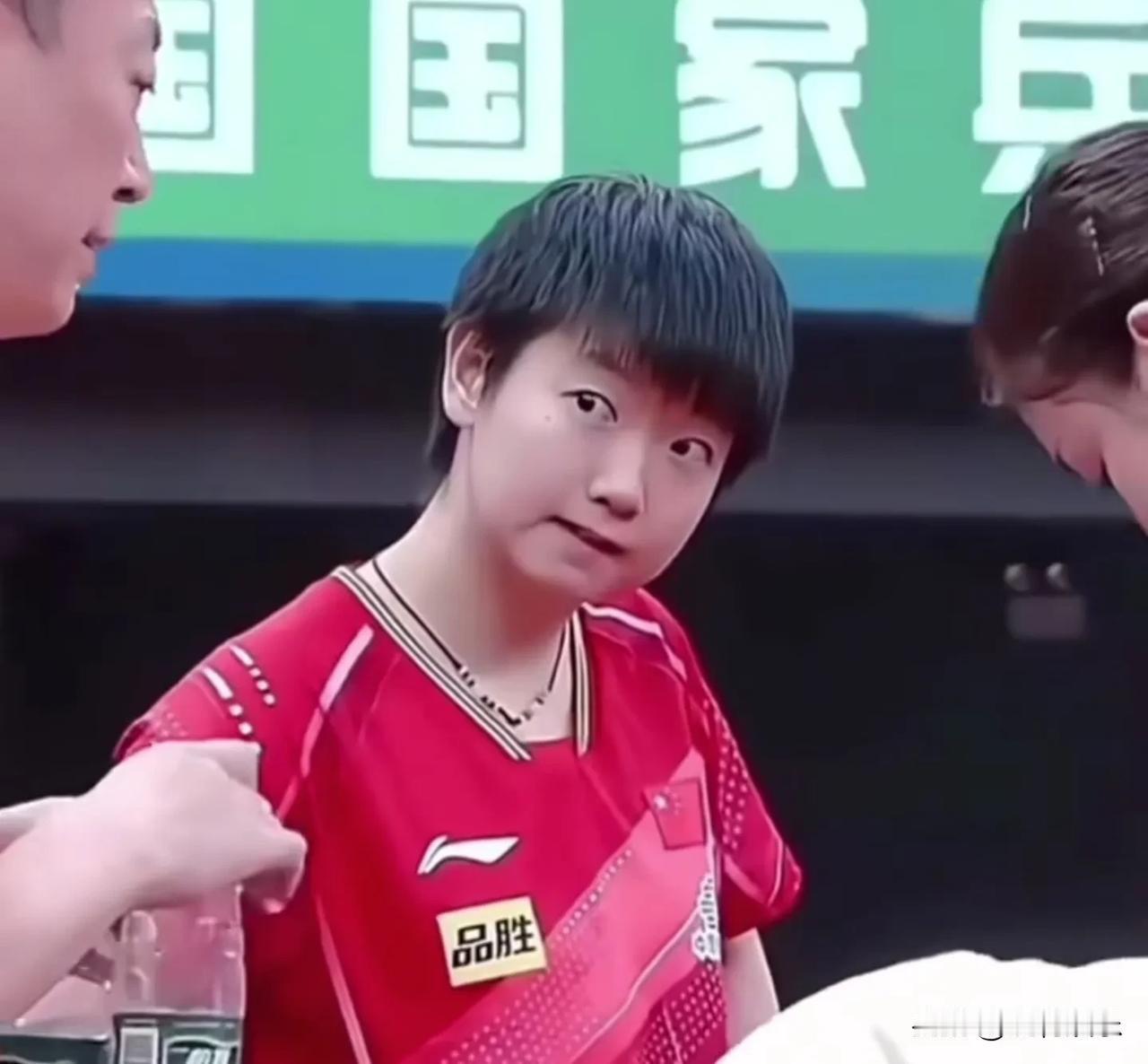 一位博主分析，莎莎为什么这么受欢迎？除了老拿冠军外，还有就是莎莎那“傻乎乎