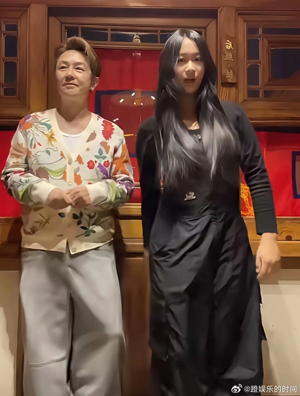 陈浩民怎么这么有钱？能供养四子女读国际学校，住香港大豪宅？陈浩民并非天生富裕，全