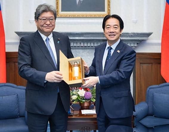 如果现在把台湾解放了，对世界格局会有什么影响？一点不夸张的说，台湾解放能让中国至