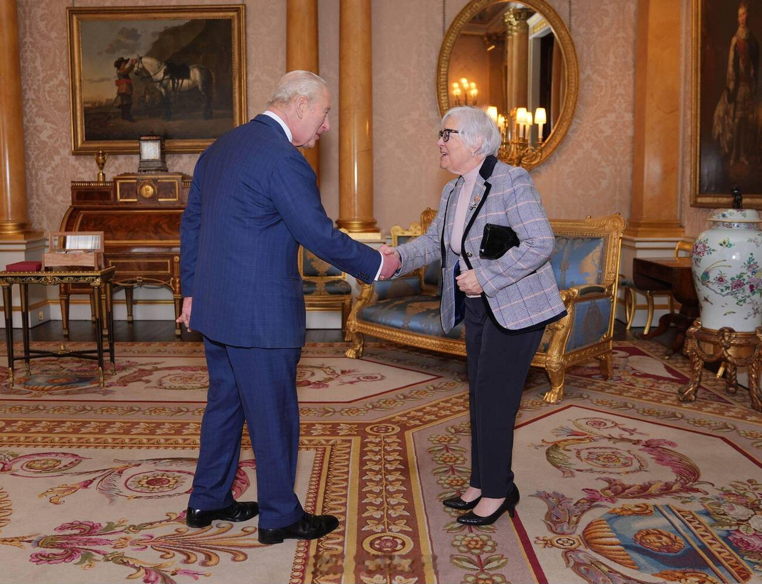 2025年11月19日，查尔斯三世作为加拿大君主身份在白金汉宫接见加拿大新布伦瑞
