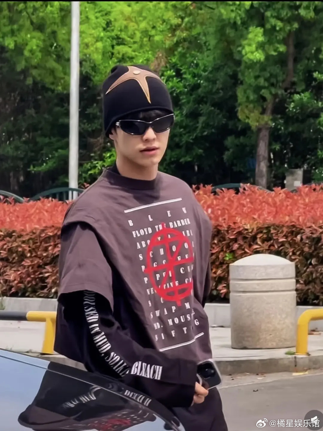 居然带了同款帽子，各有各的丑啊