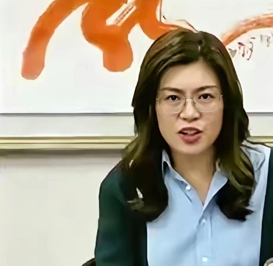 国民党文传会主委陈以信火了。他不是人气涨了，是气得不行。为啥生气？就因为