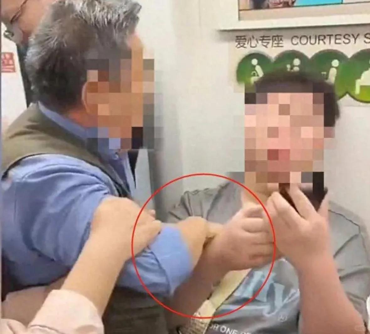 山东有个案子，一位80岁的老人，打死了一只国家保护动物麝鼠。一审判了六年。监狱一