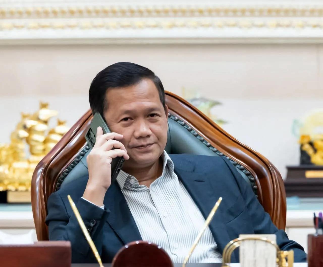7月28日凌晨，柬埔寨的首相洪玛奈发了一篇文章，详细叙述了这次停火谈判的安排。能