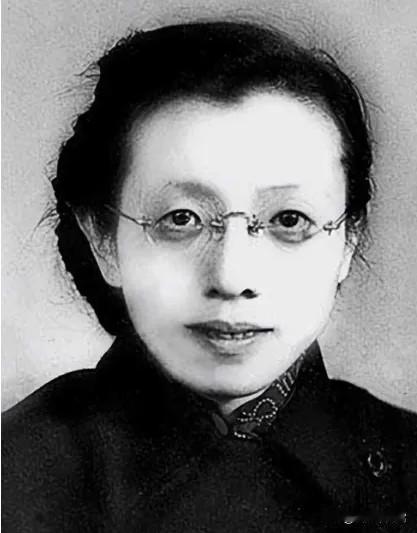 组织给了她20根金条，让她去南京搞地下工作，结果呢？她天天泡在麻将桌上，三年