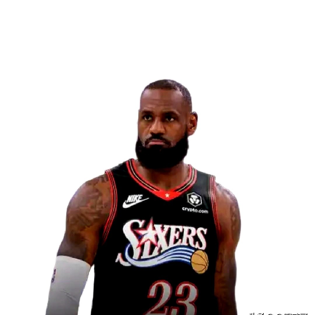 新赛季NBA剩15个老家伙在死撑，能进全明星的满打满算也就3个。詹姆斯马上40了，库里和杜兰特也还在