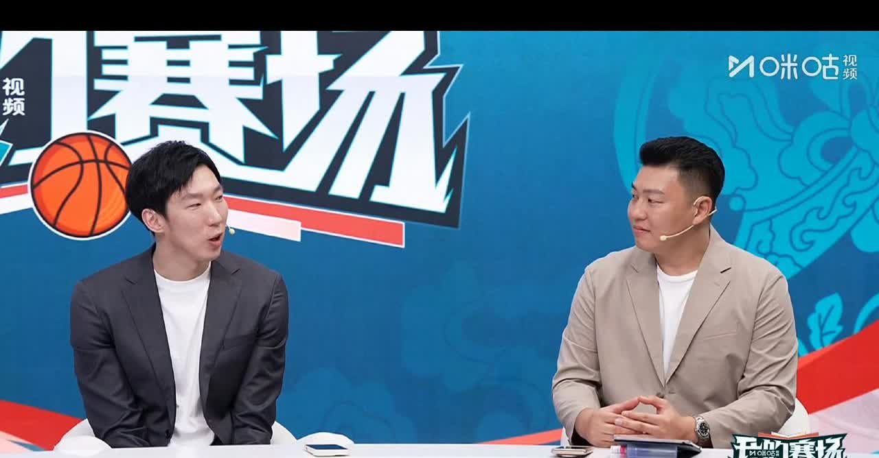 李根和周琦忍了一整场，最后实在忍不住了，说了两句。李根:小胡有点运多了…
