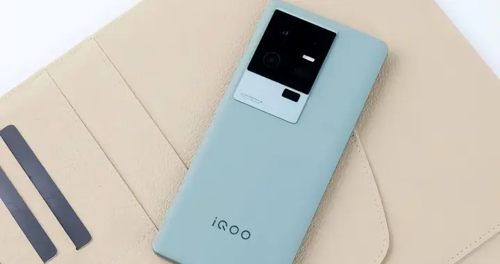 看懂iQOO和红米“玩法”差异, 才叫真正会选性价比手机