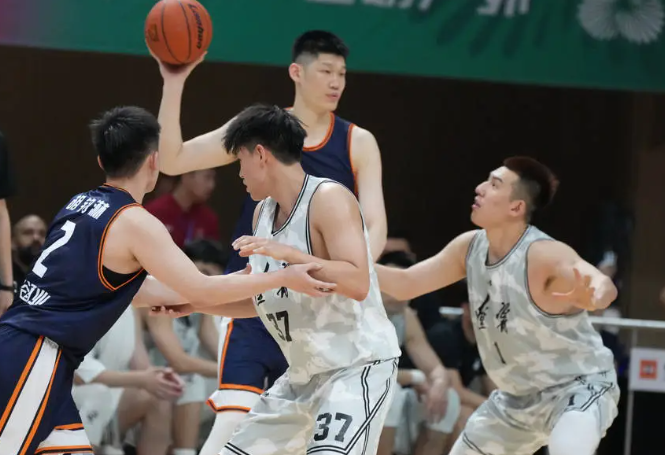 北京时间6月11日，全运会男篮资格赛今日赛程如下：16：30，天津男篮PK上海