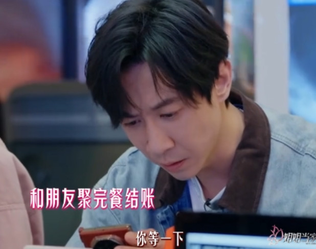 再婚仅一个月的董璇，令人反感的一幕在她身上发生了，她太不体面了。 上个月，她