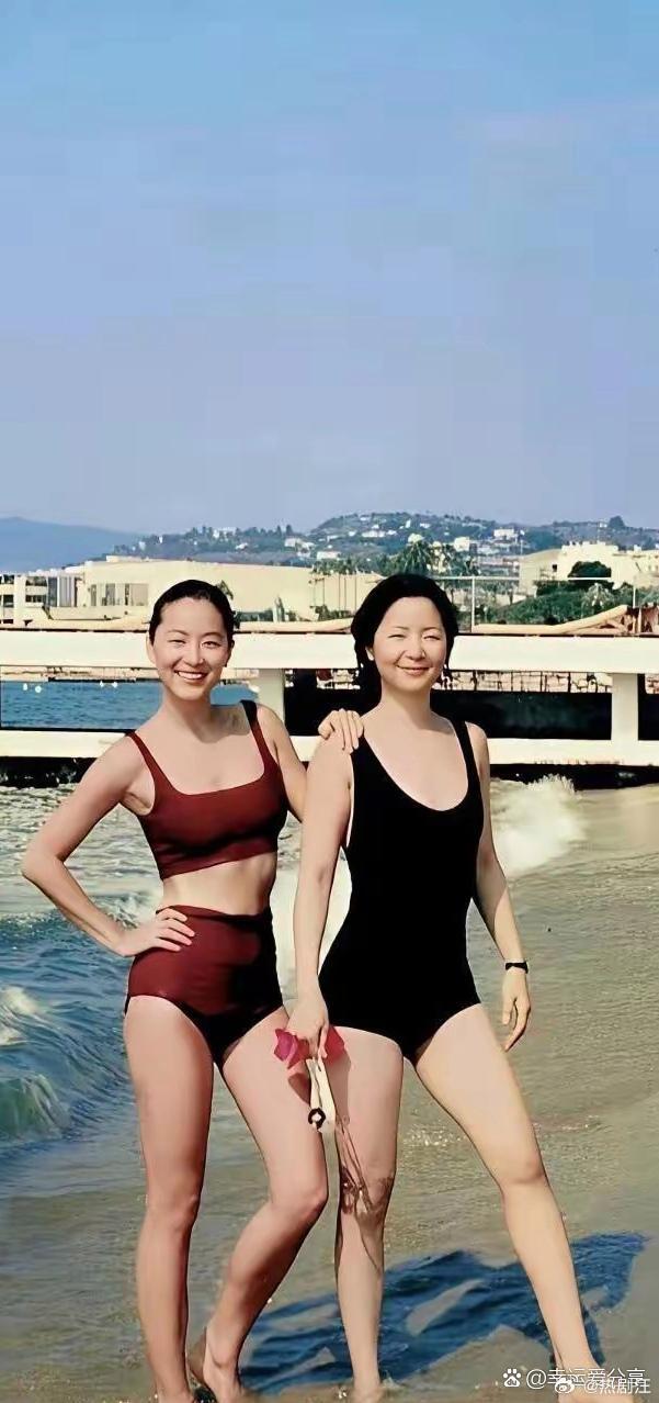 林青霞和邓丽君年轻时的照片！
