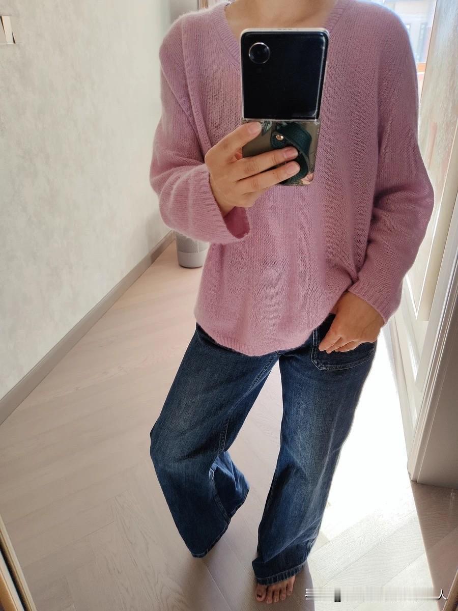 今天在实体店买了一条阔腿裤，试穿时在朋友的一声声夸赞中，迷失了自我，加之老板娘