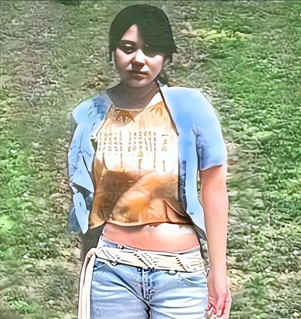 1993年7月，22岁的任雪因报复强奸犯戴德昌杀害其女，被判处死刑。刑场上她身着