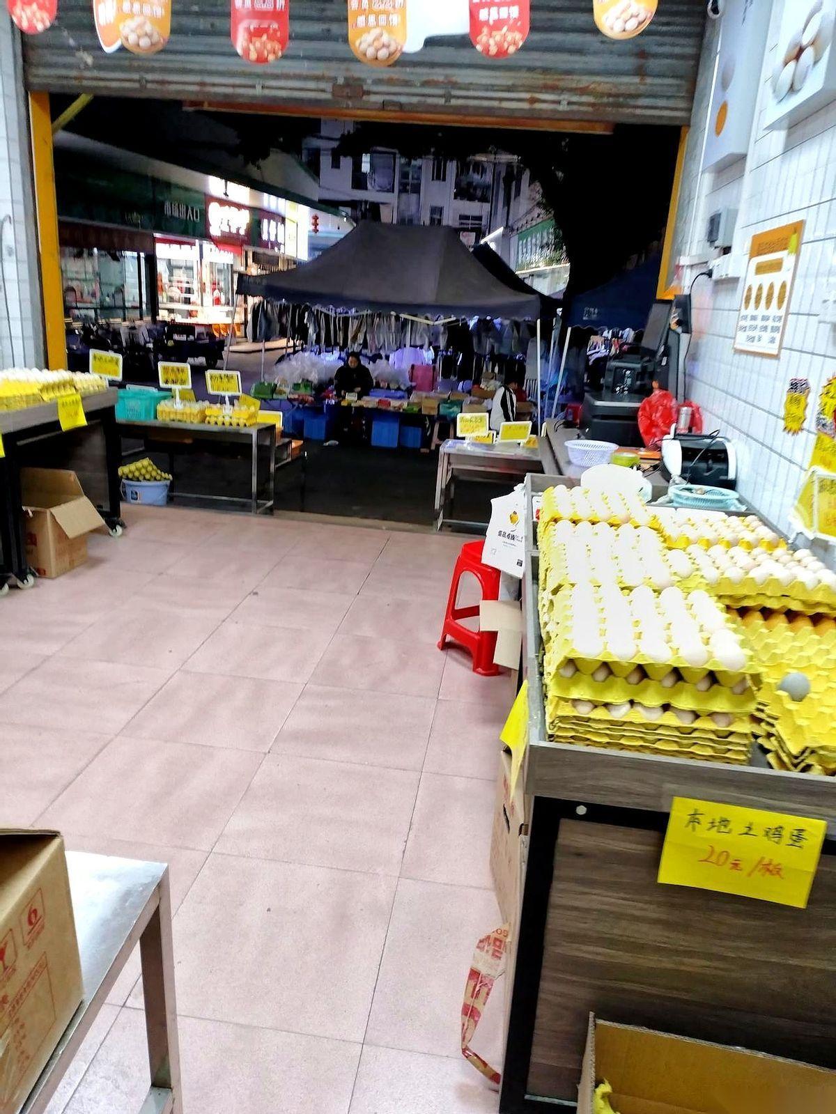 我感觉自己像坐了七年的牢，然后今天刚放出来。不对，说反了。是自由了七年，然后