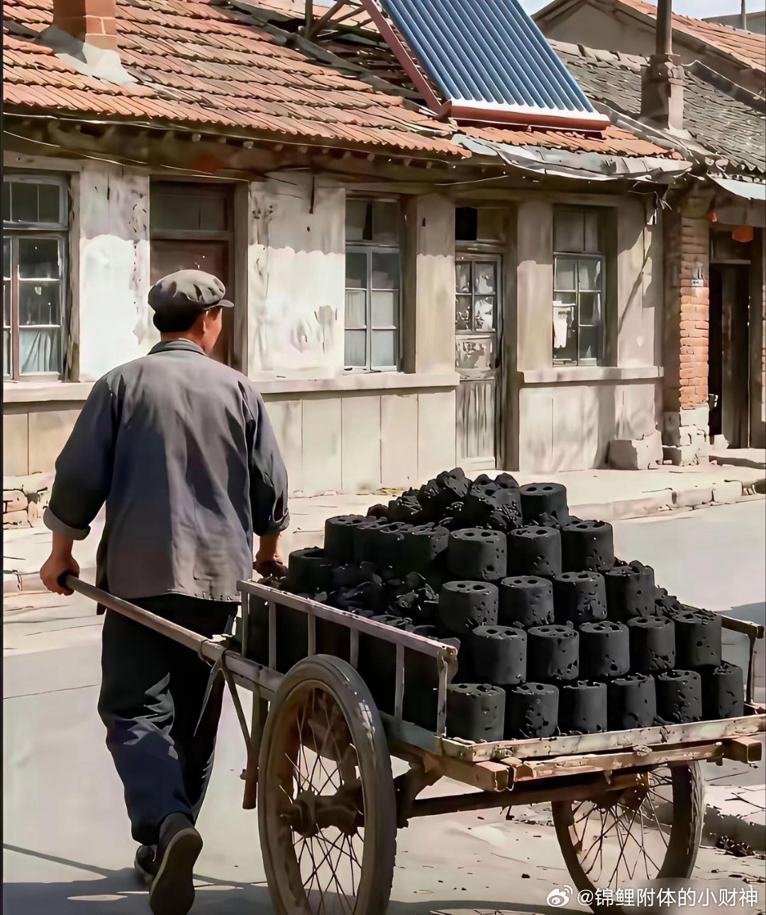 有三处不符合八十年代的场景，找出来算你厉害