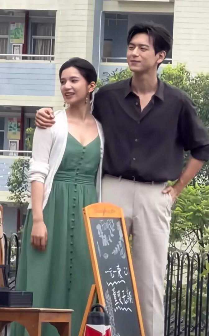 李现张婧仪熟男熟女既视感