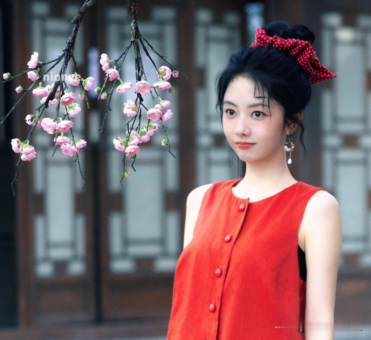 谭松韵真美，像樱花一样动人。这组完美[捂脸哭]谭松韵演技实力谭松韵双面演技明星
