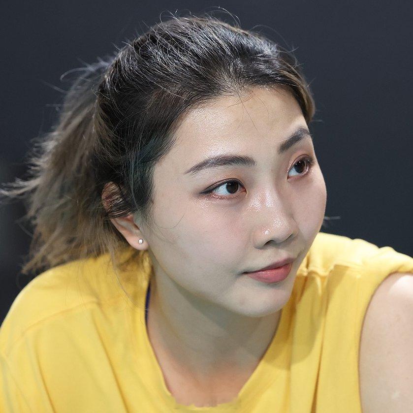 排球明星来自一位土耳其体育记者的报道，袁心玥与费内巴切俱乐部的转会合同或将取