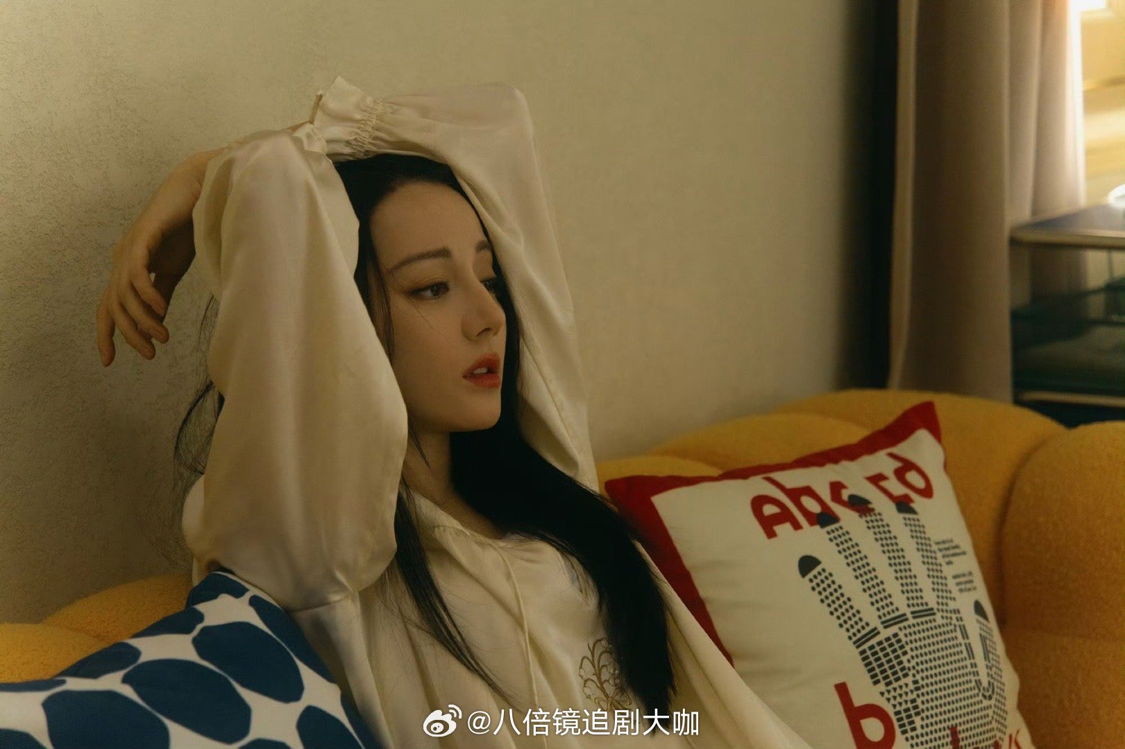 迪丽热巴陈星旭四目相对就要亲哈哈哈哈哈热巴在亲陈星旭的时候，有没有问过我的感受呐