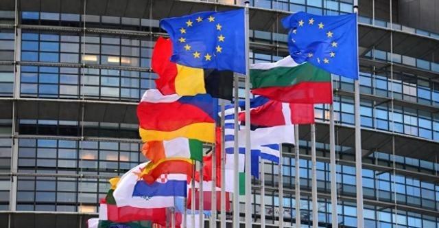 不出默克尔所料，欧盟27国最近对着中国接连出手，又是加税又是调查，可这些招数没帮