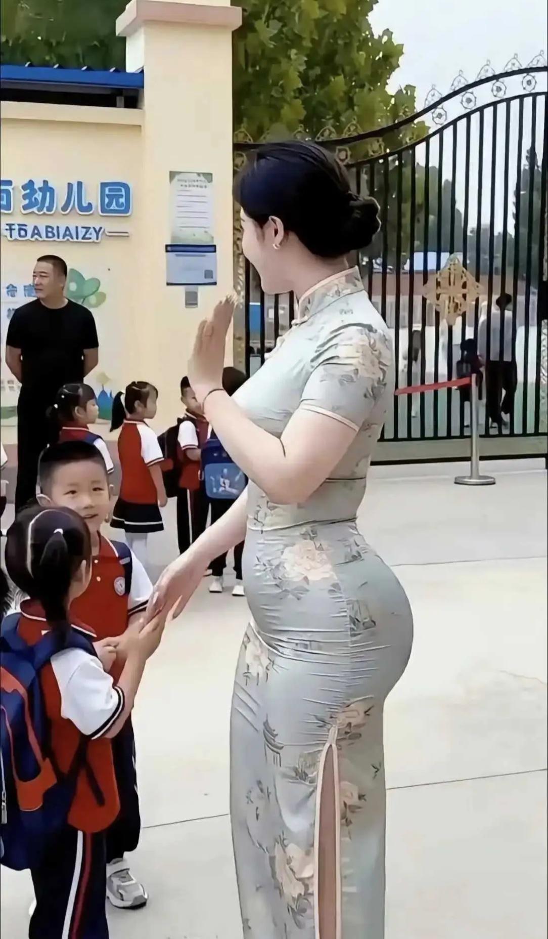 难怪孩子他爸这学期主动要求接小宝上下学！