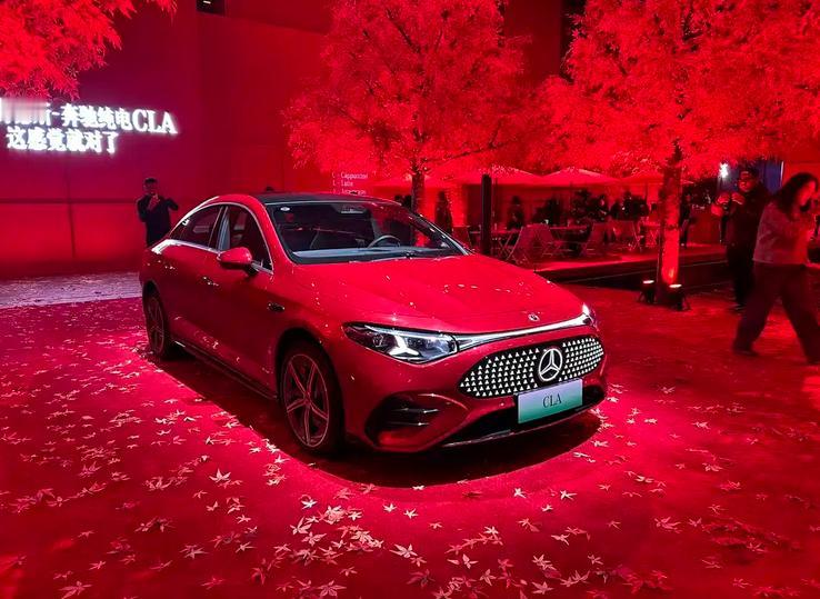 能干得过Model3吗？两档变速箱的全新奔驰纯电CLA正式上市。11月3日，