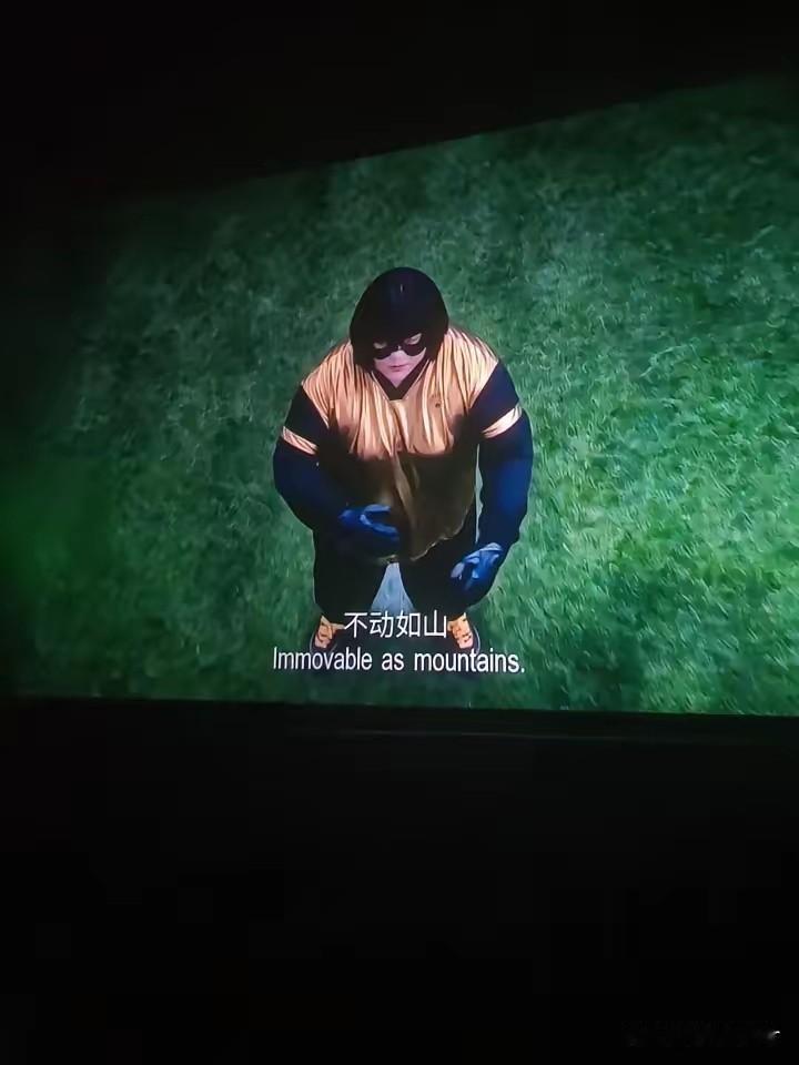 如果大家不喜欢看周星驰的《功夫女足》那么可以去看内地第一女导演贾玲的《转念花开》