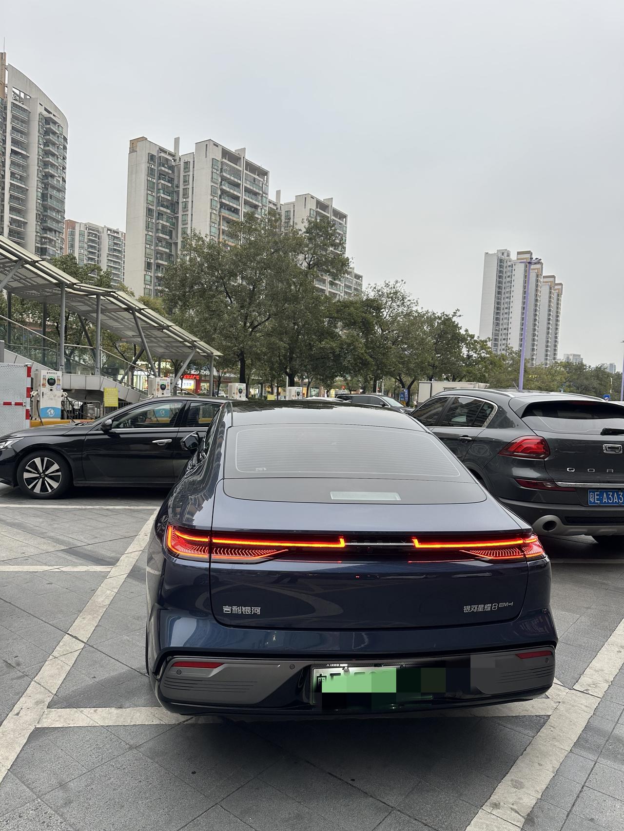 为什么会是领克的发动机的?昨天洗车无意间发现的，你们的也是一样吗?