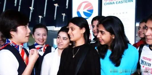 不出意外的话，意外还真就来了！上海几位印度留学生火了——来咱们这儿待了六七