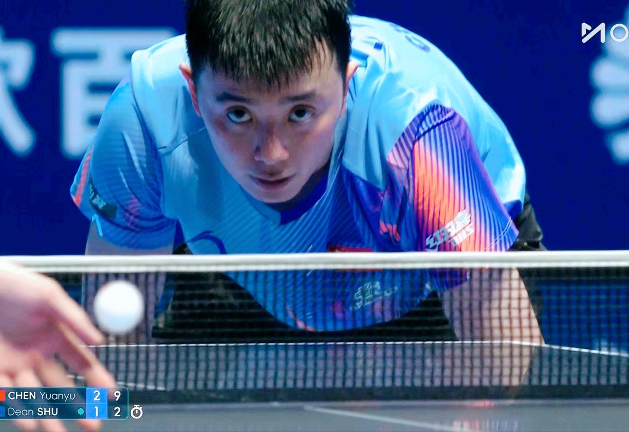 侯英超急眼了！陈垣宇你别退呀，你一退必然输了。前两局陈垣宇都是11:8拿下