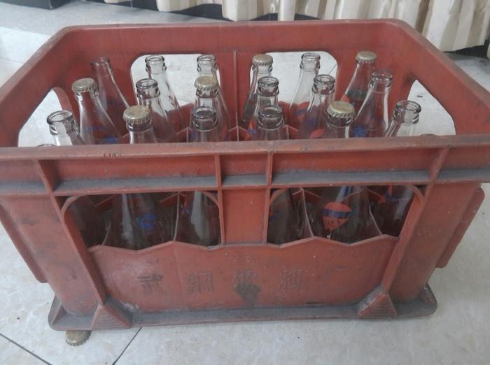 为啥我国很多老汽水都来自于钢厂？老钢厂工人早就实现汽水自由了吗？上世纪五六十