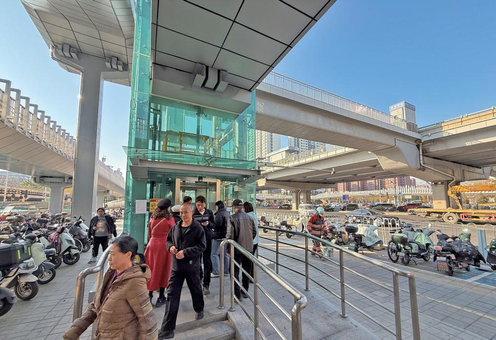 北京快速公交道或改为早晚高峰启用