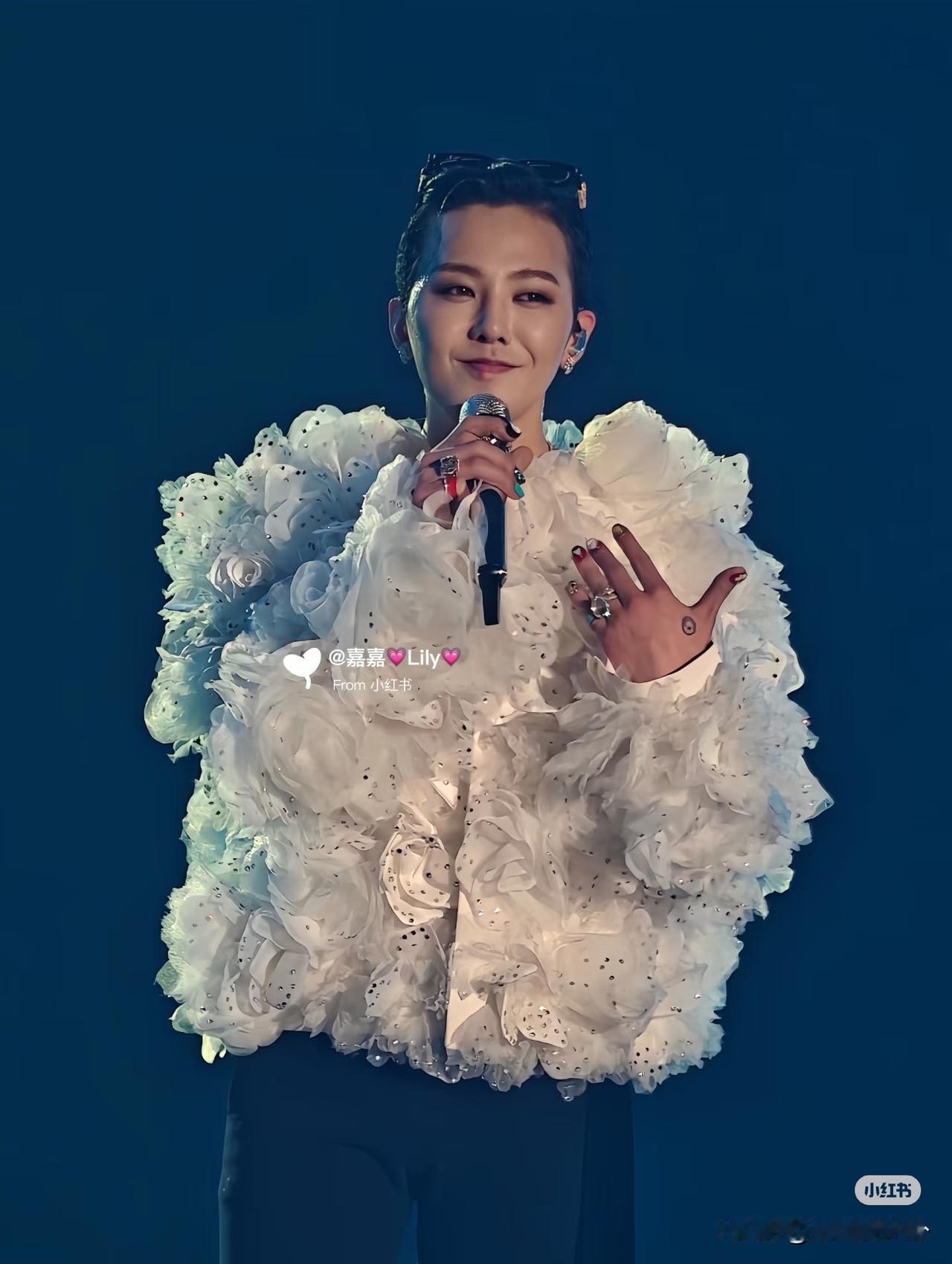 被权志龙“训”的中国粉丝发声从视频看得出双方的确是在“调情”类似于，你说什么