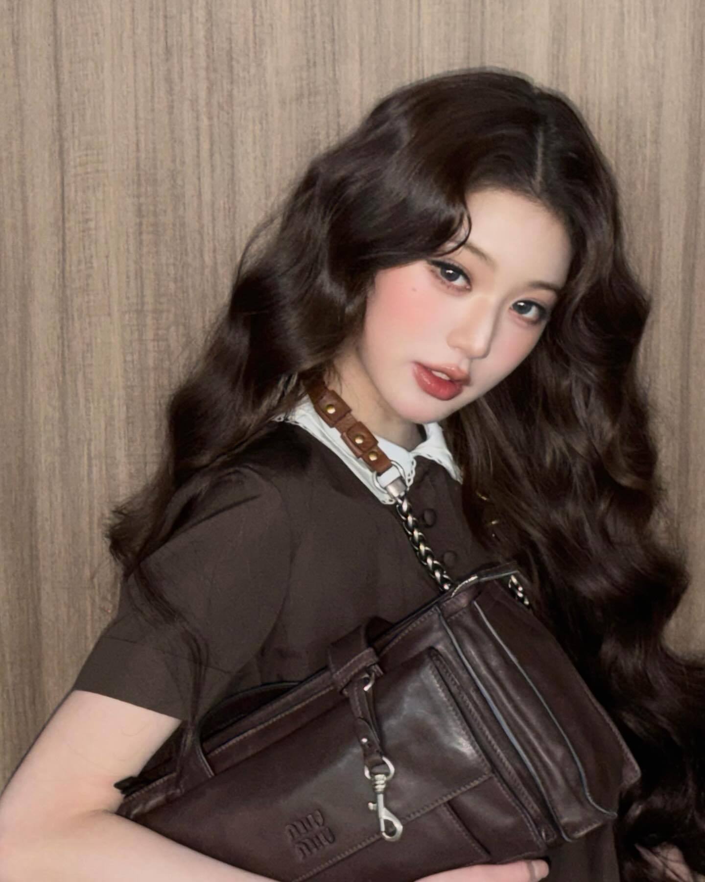 张元英xMiuMiuMiuMiuGirl元英一组美图为2026秋冬系