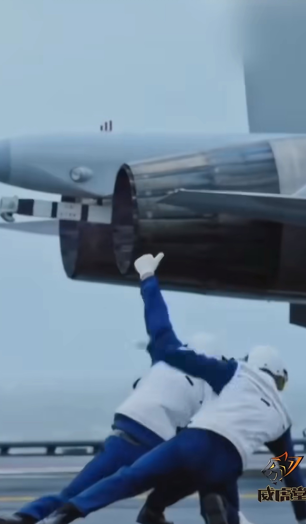解放军战机挂弹硬刚外军航母编队2022年嗯就是那会儿央视披露解放军挂弹硬刚外