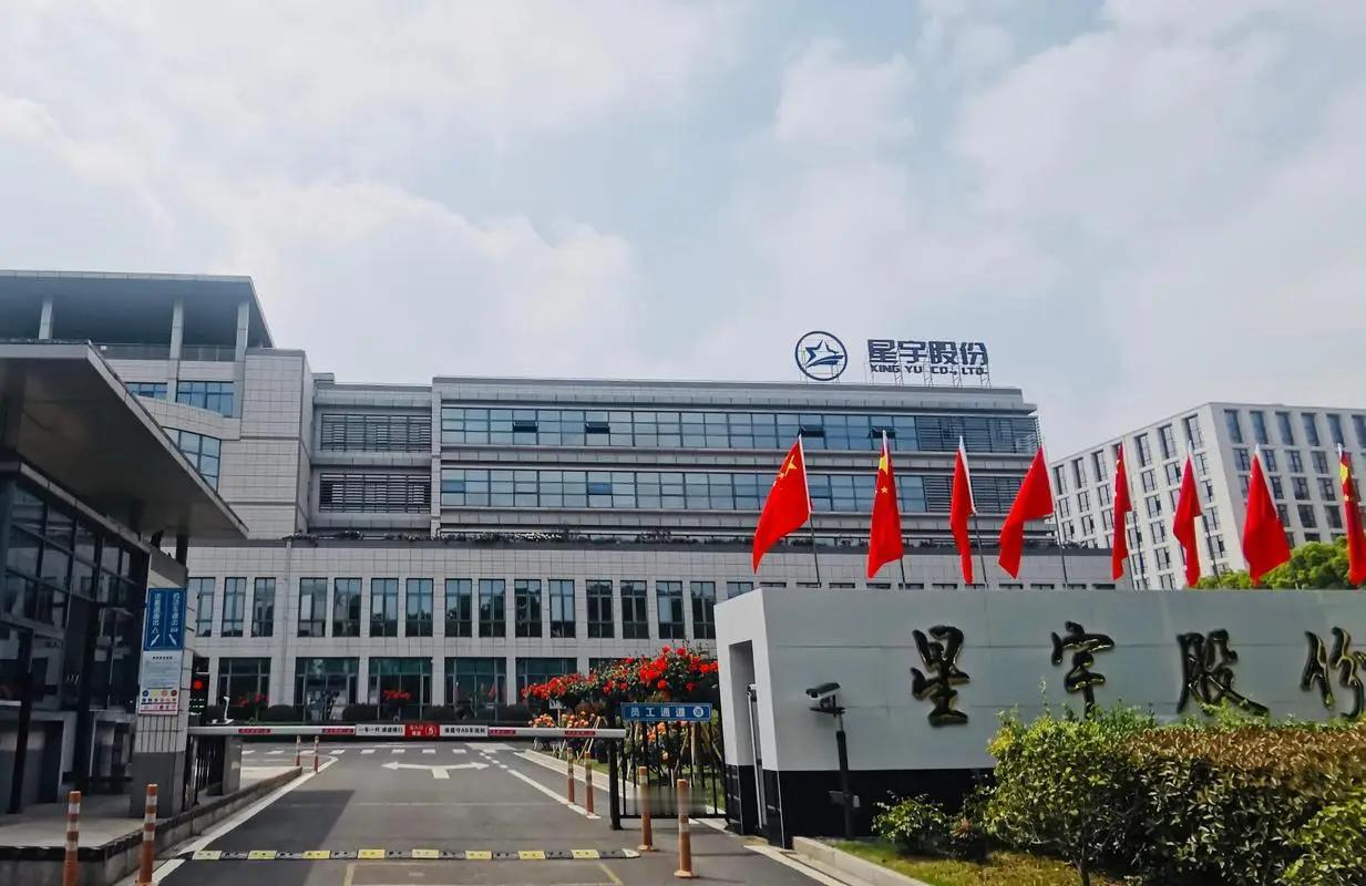 真是奇怪！星宇事件还在持续发酵中，喜欢讲中国故事的博主，却罕见的保持了沉默，甚至