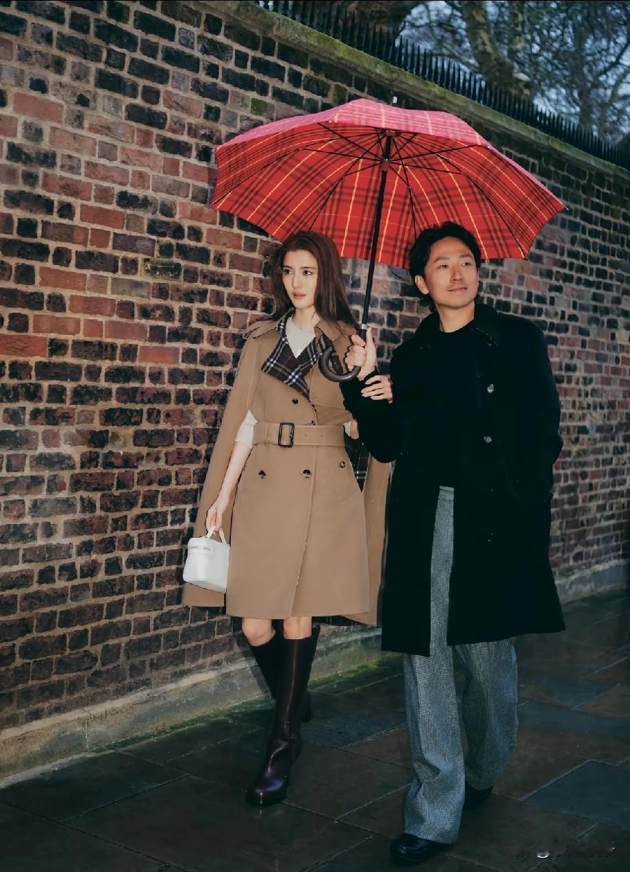 绝配啊，别人都是和林那时配，但现在才是真正的配！太阳天蝎月亮双鱼配太阳双鱼月亮