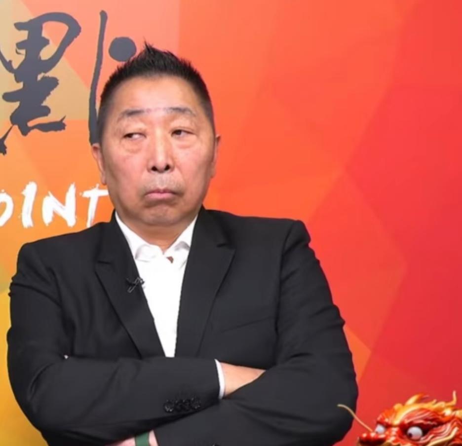 这话说到了点子上！唐湘龙说台海和香港三十年前是公开瞧不起大陆的，有一种优越感，甚