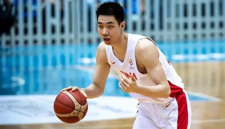 我只想夸朱俊龙！防守出色+三分球5中3中国男篮晋级四强，虽然打韩国队打的有点狼