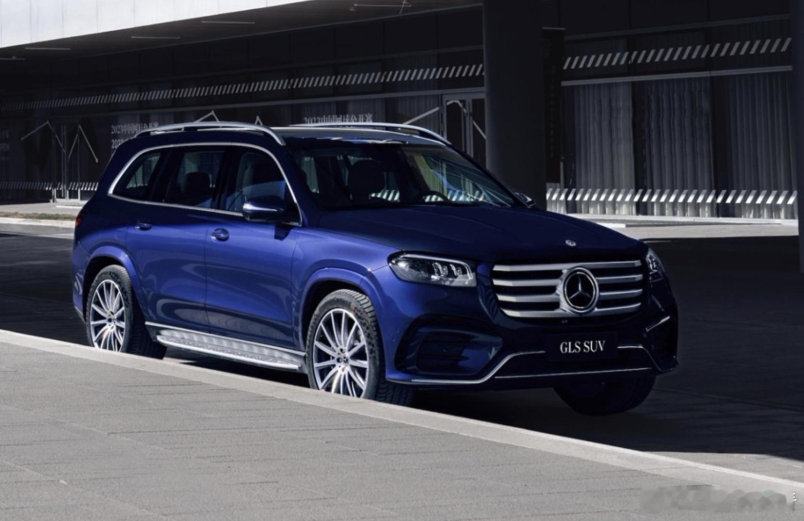 奔驰广州车展“秀肌肉”，多款车型升级上市！11月21日，2025广州车展正式开幕