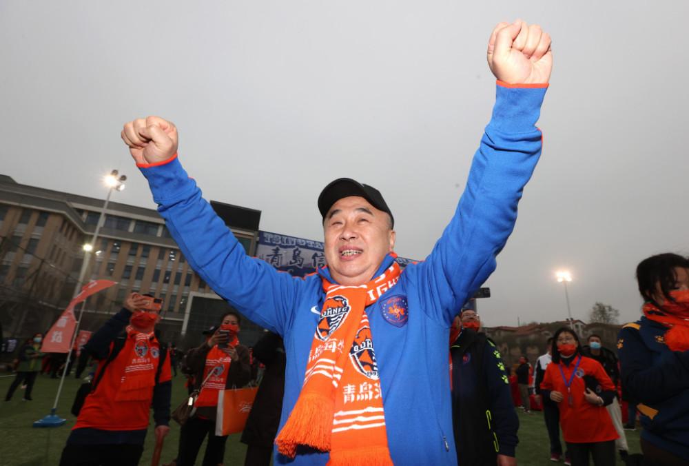 青岛今天的下午格外的温暖！青岛海牛1：0战胜武汉三镇，让青岛球迷的心非常的温暖