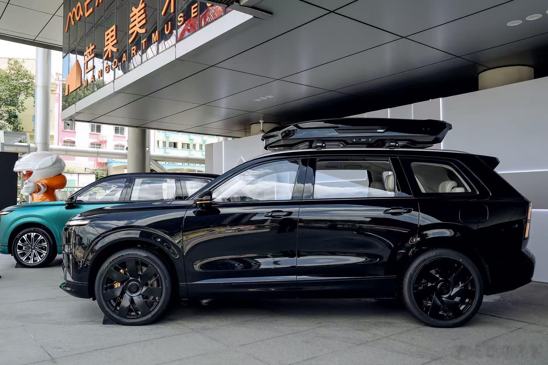 五菱星光L今天正式上市了，说点实在的。10.98万起，中大型六座插混SUV，这个