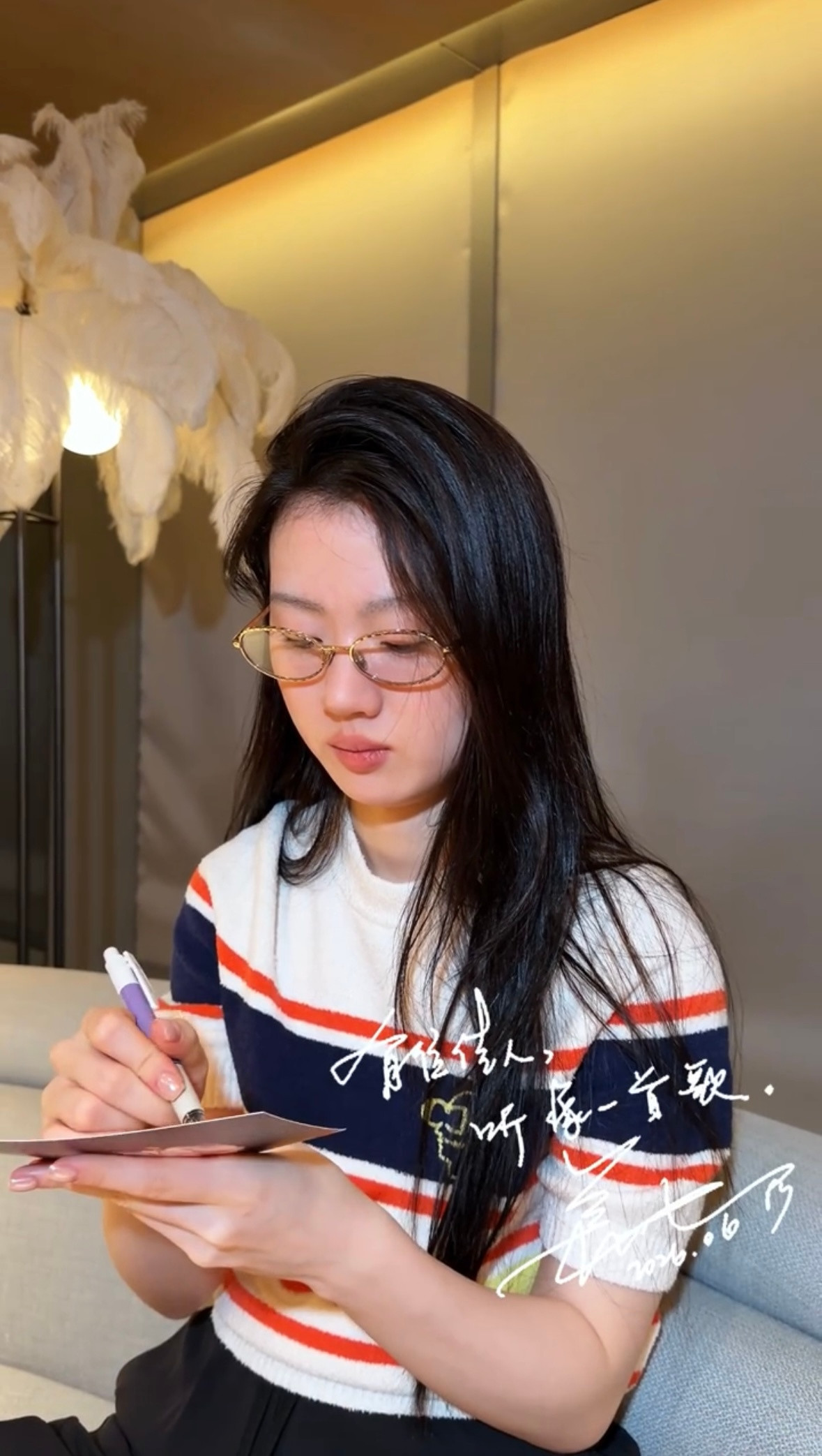 小猪宝宝装大人🀄️…