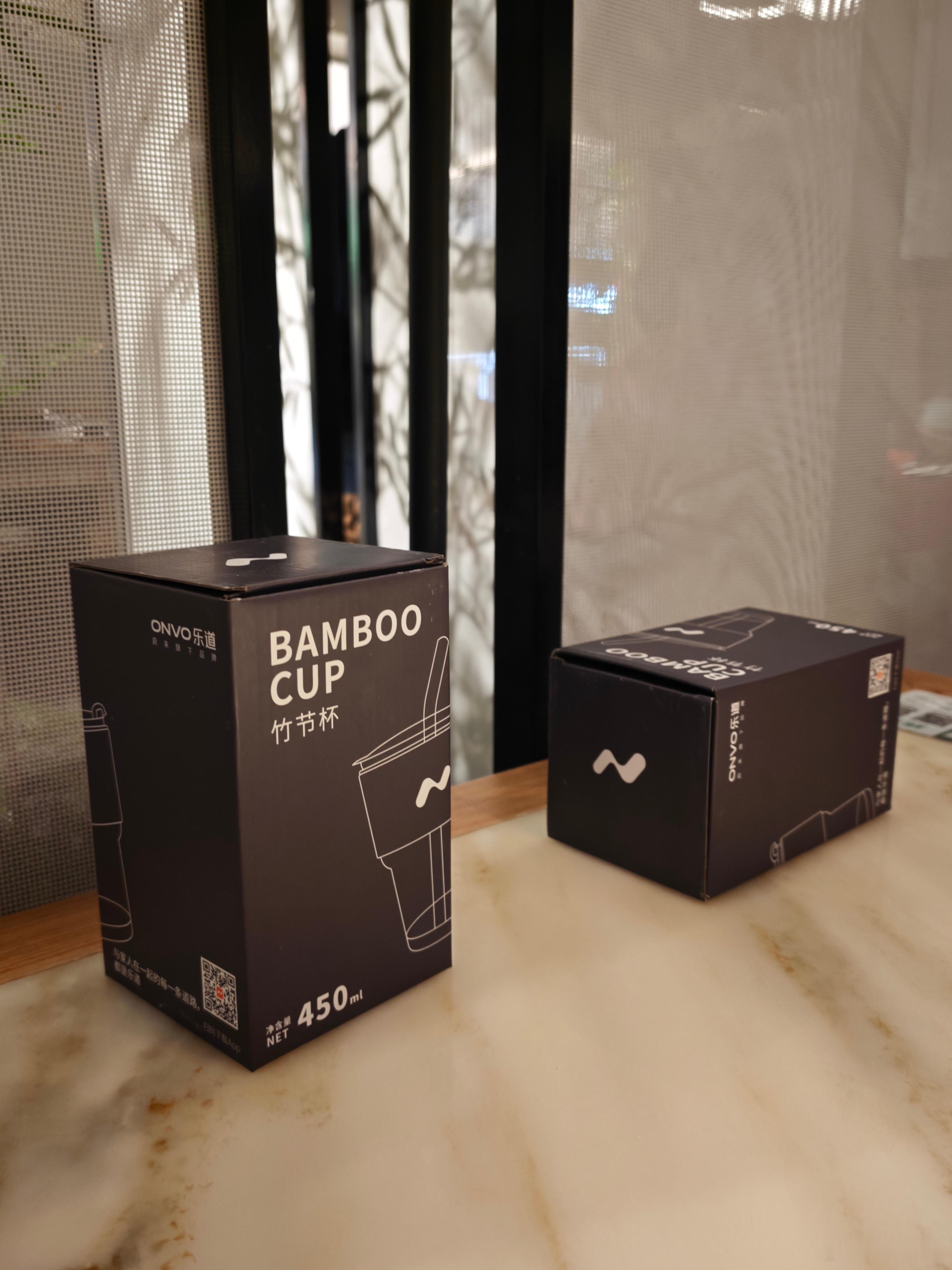 还是乐道服务好商场随便看了一圈就送我们俩竹节杯还说下次去试驾的话礼品送我们一套完